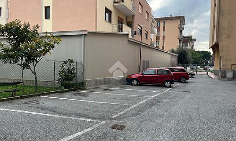 4 Locali A Albisola ...