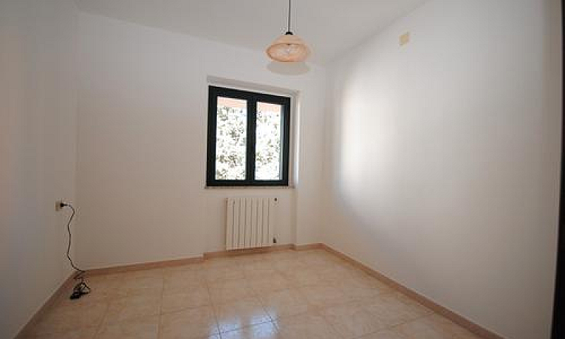 Trilocale Con Garage...