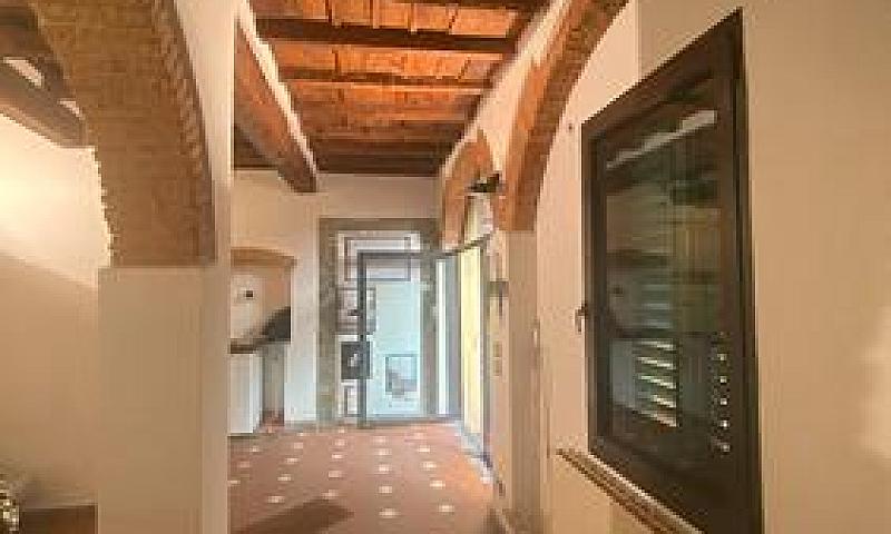 Appartamento Con Cor...