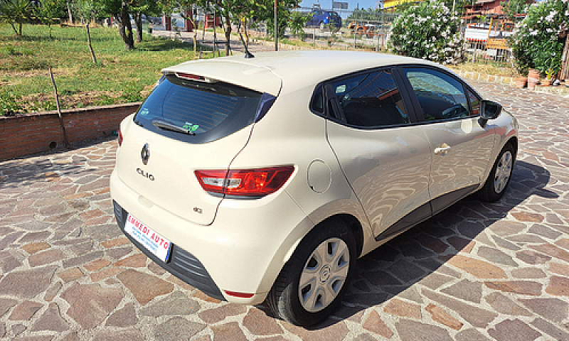 Renault Clio 1.5 Dci...