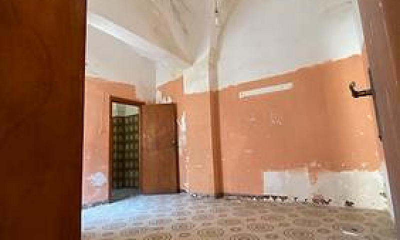 Casa Antica Con Volt...