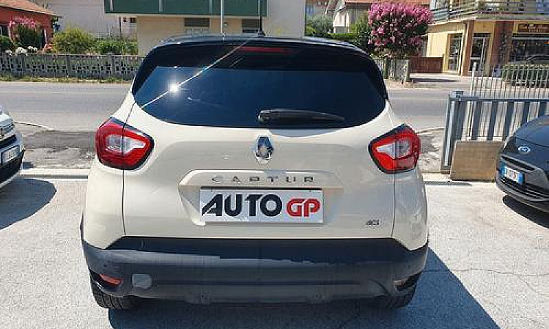Renault Captur 1.5 D...