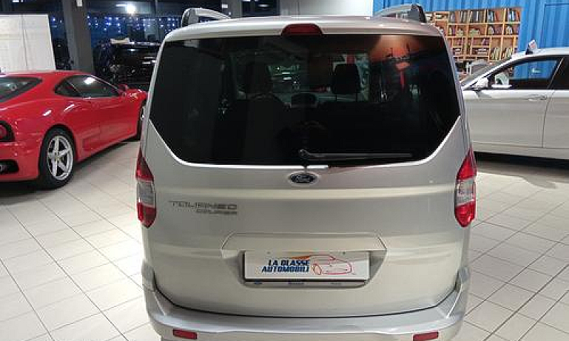 Ford Tourneo Courier...