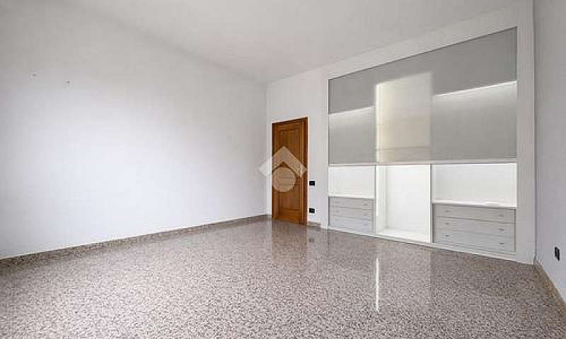 3 Locali A Forlì...