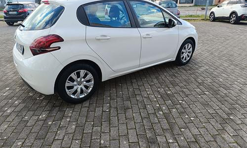 Peugeot 208 1.2 5 Po...