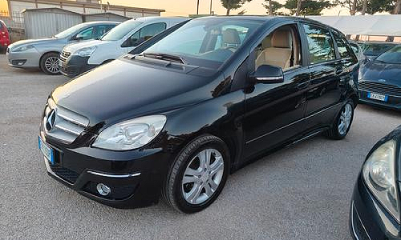 Mercedes-Benz B 200 ...