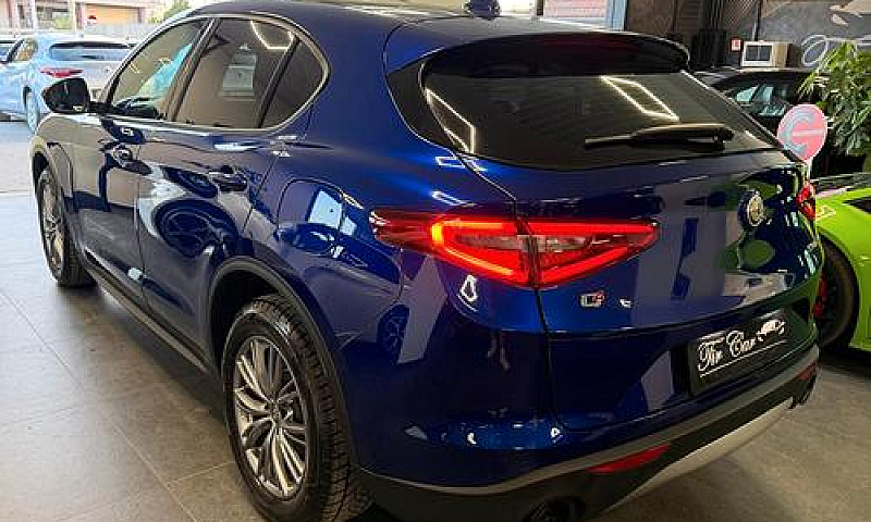 Alfa Romeo Stelvio 2...