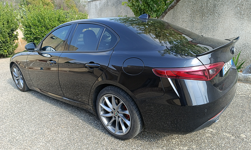 Alfa Romeo Giulia Ve...