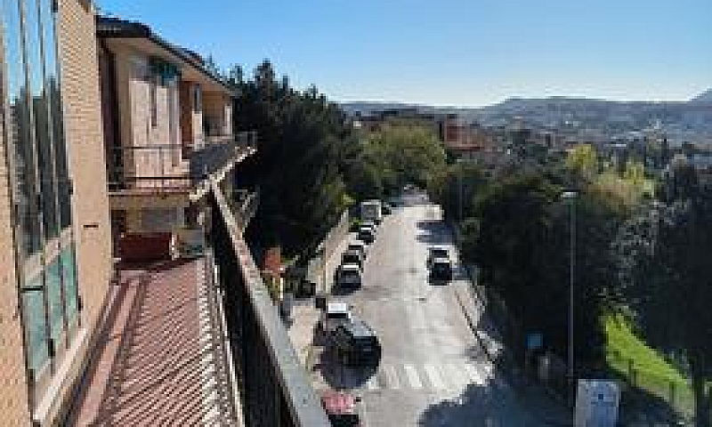 Posatora, Luminoso A...