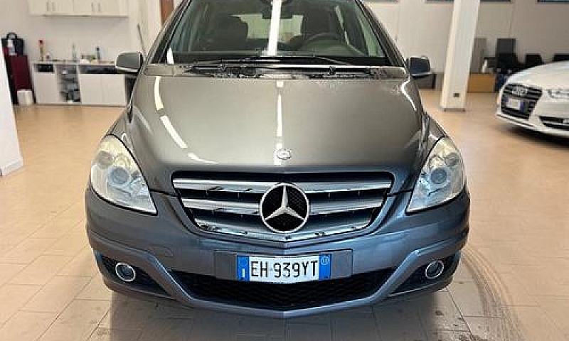 Mercedes-Benz B 180 ...