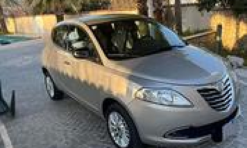Lancia Ypsilon...