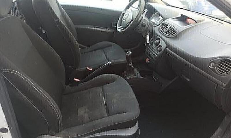 Renault Clio Van - 2...