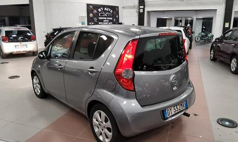 Opel Agila 1.2 16V 8...