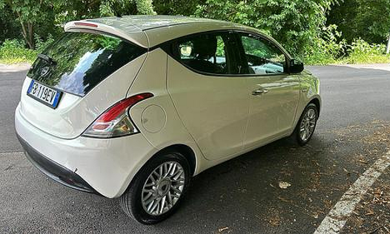 Lancia Ypslion 5 Por...