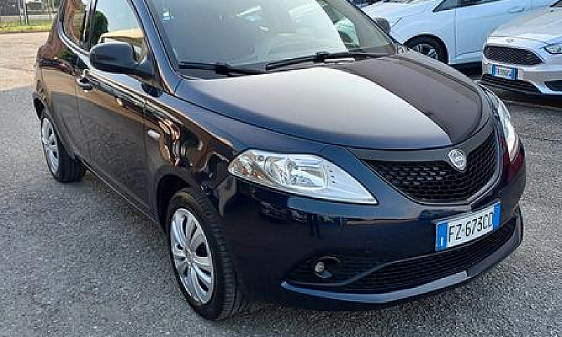Lancia Ypsilon 1.2 6...