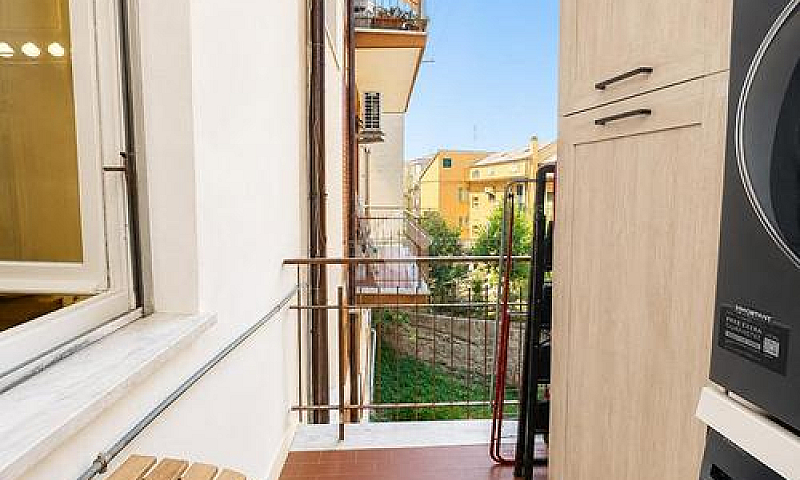 3 Locali A Ancona...