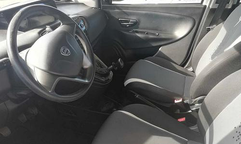 Lancia Ypsilon...