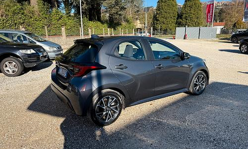Toyota Yaris 1.5 Hyb...