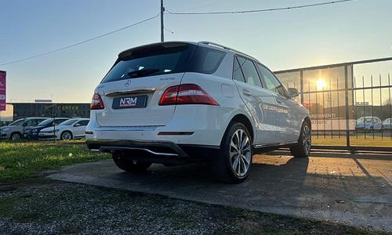 Mercedes-Benz Ml 250...