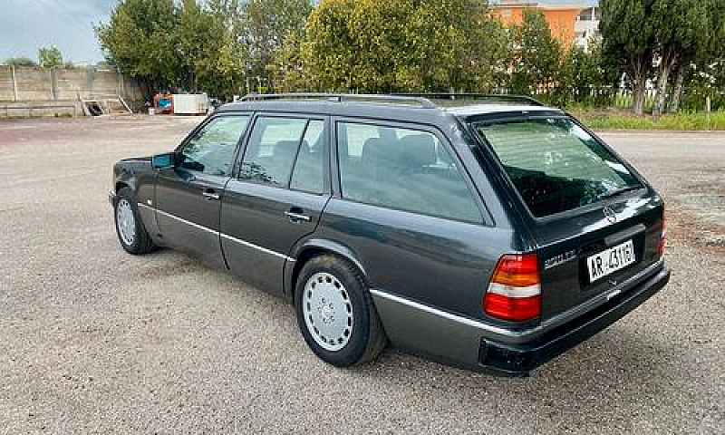 Mercedes-Benz E-Seri...