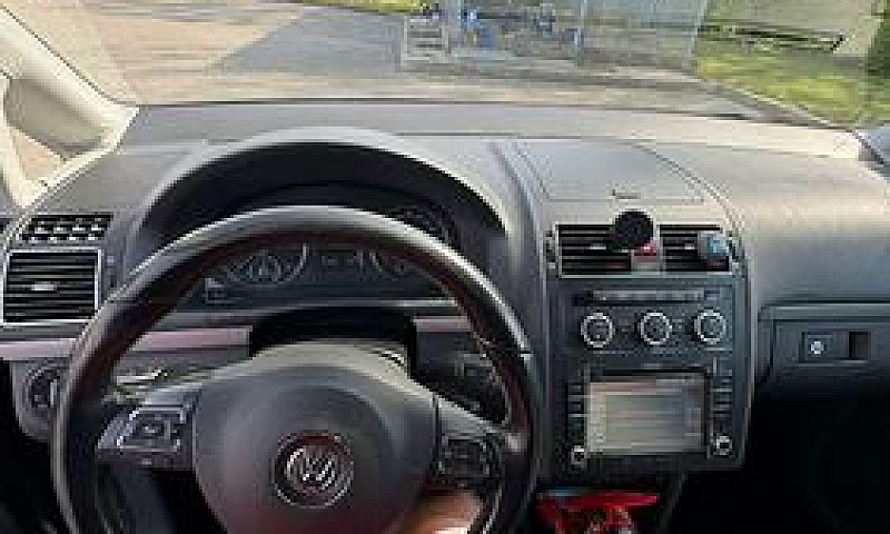 Volkswagen Cross Tou...