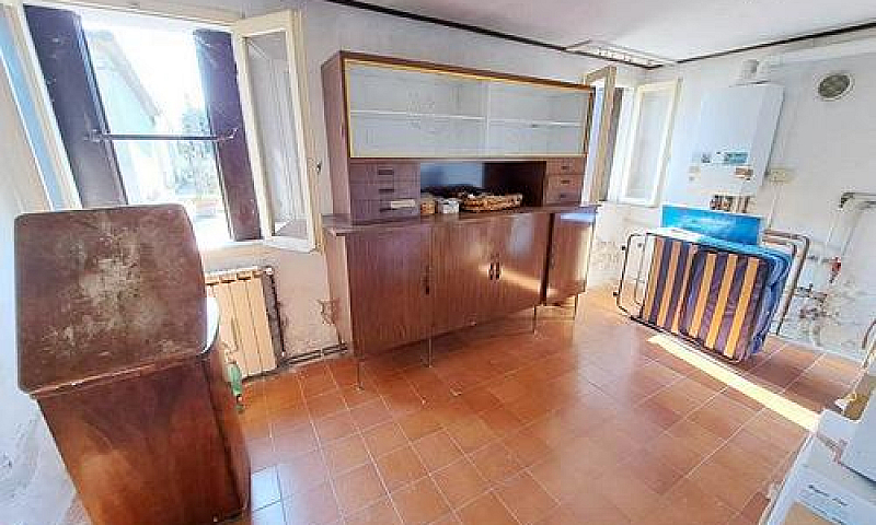 Porzione Di Casa A R...