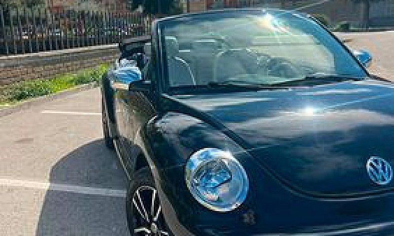 Volkswagen New Beetl...