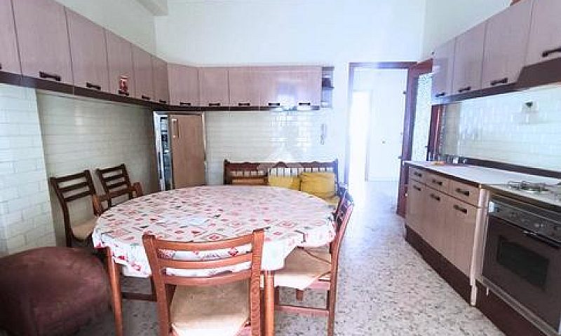 4 Locali A San Sever...