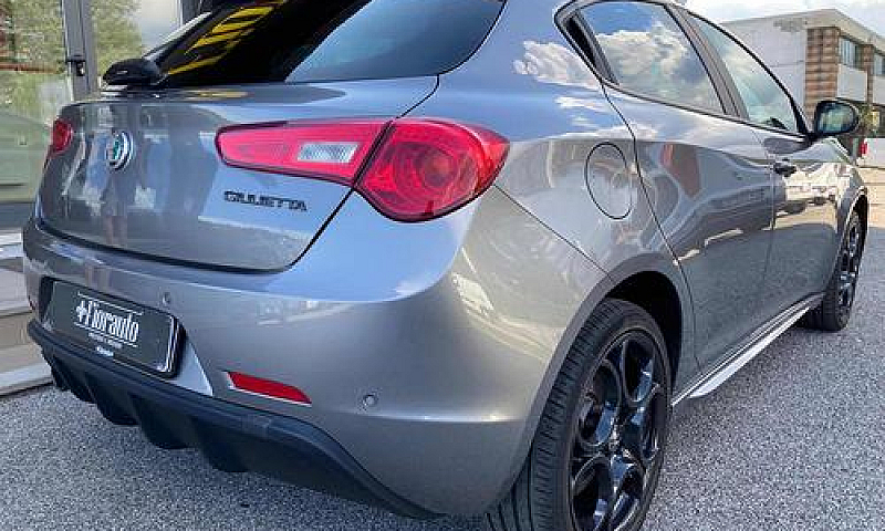 Alfa Romeo Giulietta...