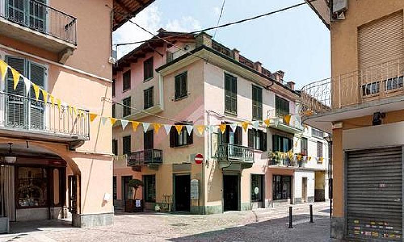 3 Locali A Ciriè...