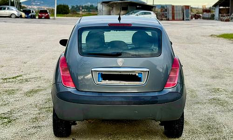Lancia Ypsilon 1.2 B...