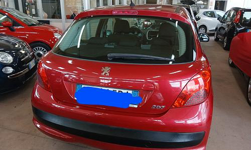 Peugeot 207 1.4 88Cv...