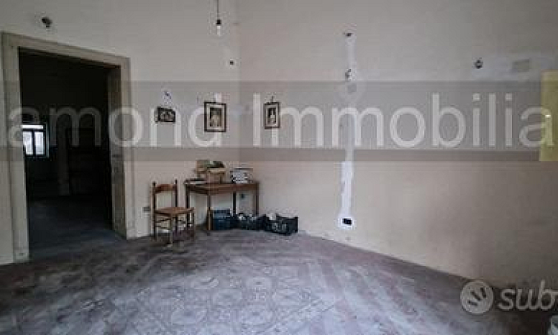 Palazzo Storico A Li...