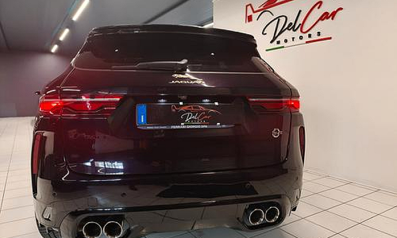 Jaguar F-Pace 5.0 V8...