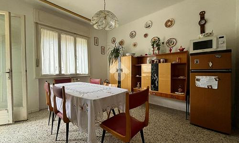 4 Locali A Trieste...
