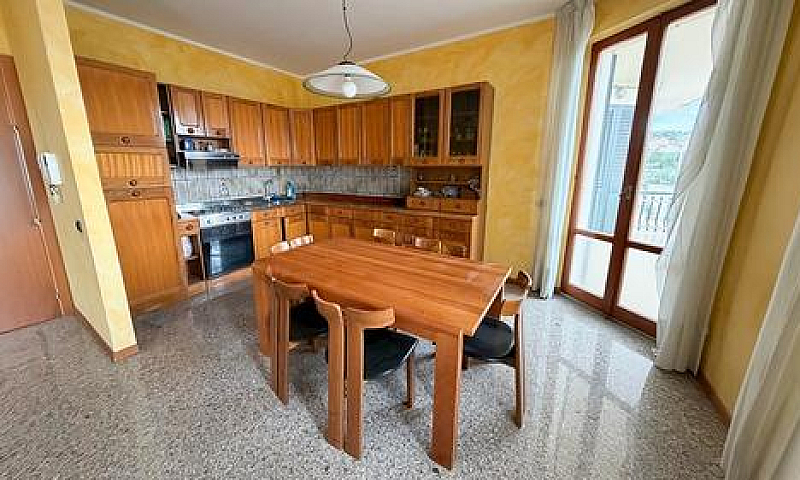 Ampio Appartamento I...