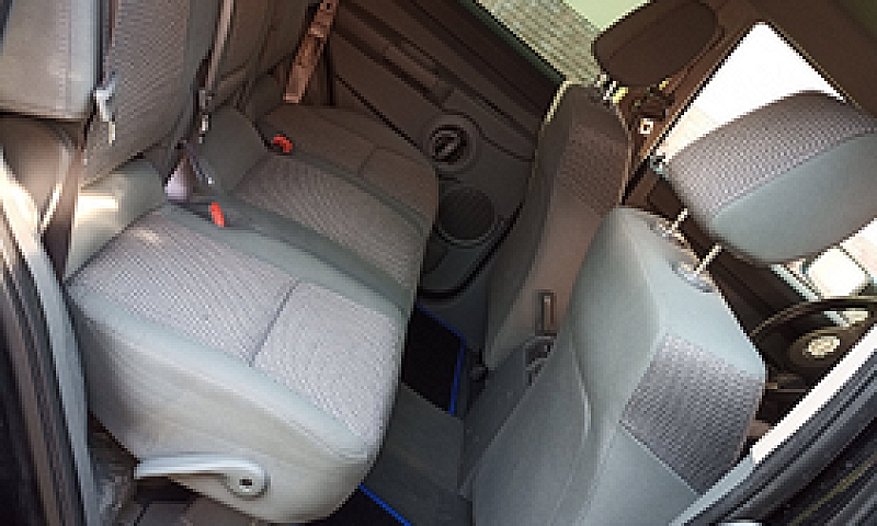 Jeep Commander: Pron...