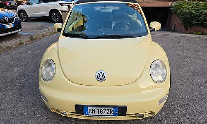 Volkswagen New Beetl...