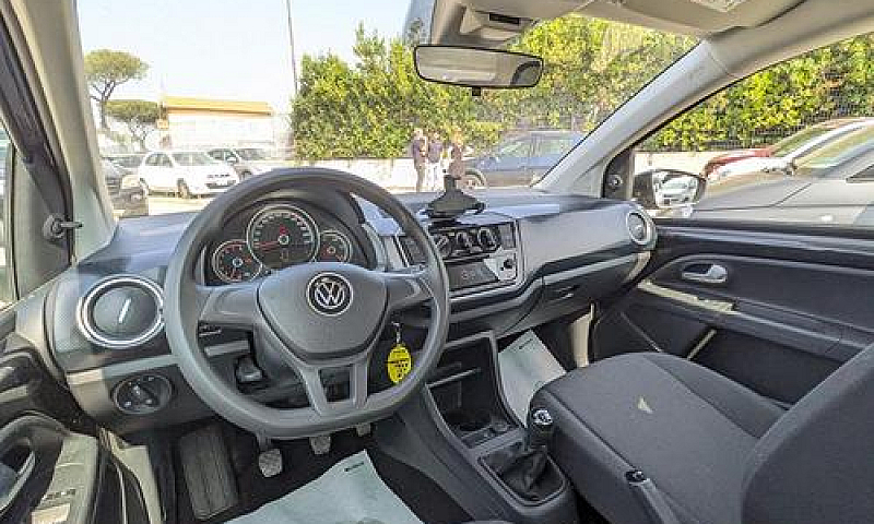 Volkswagen Up! Move-...