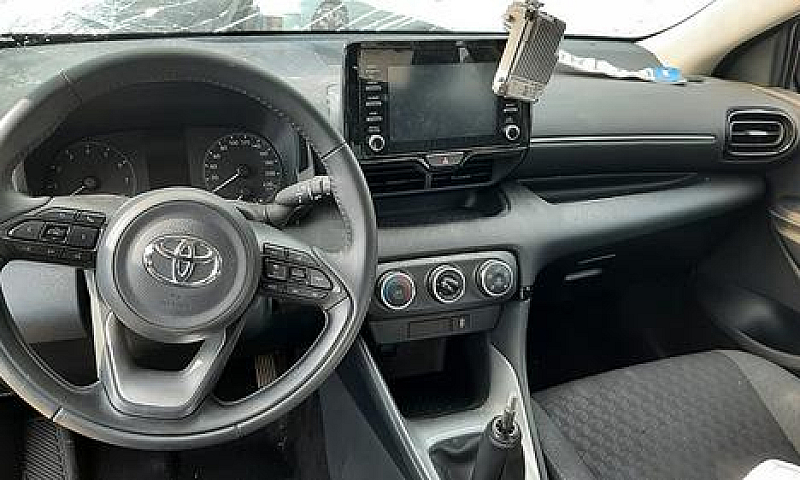 Toyota Yaris Busines...