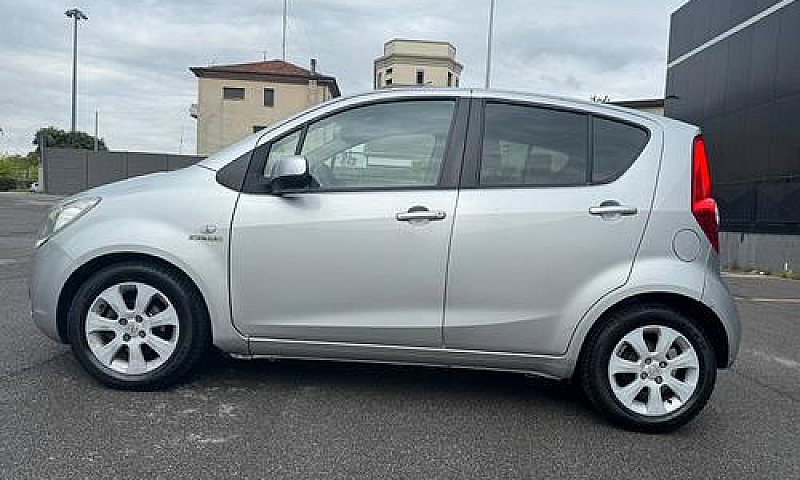Opel Agila 1.2 16V 8...