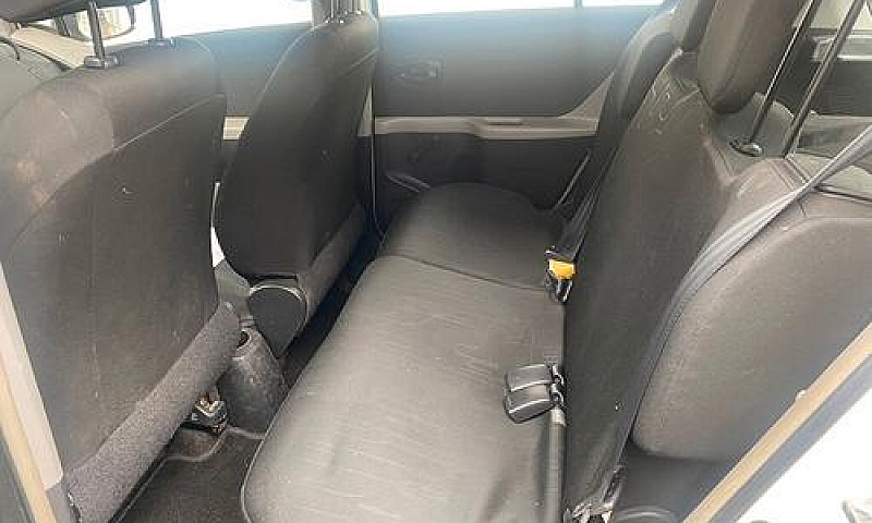 Toyota Yaris 1.0 5 P...