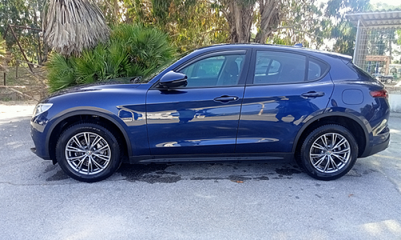 Alfa Stelvio...