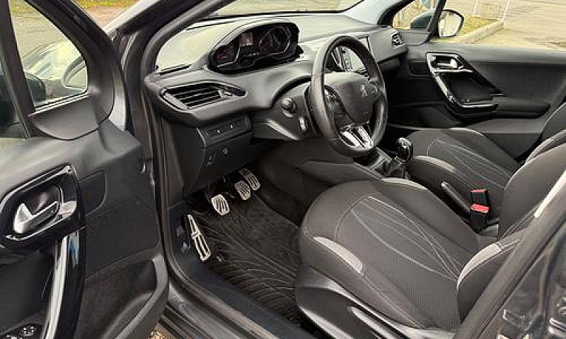 Peugeot 208 1.4 Vti ...