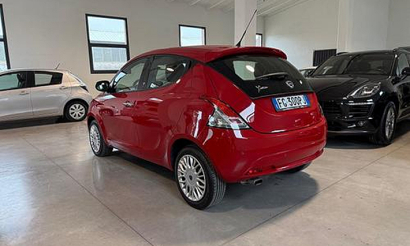 Lancia Ypsilon 1.3 M...