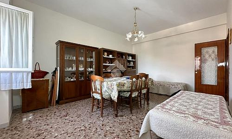 2 Locali A Monte Com...