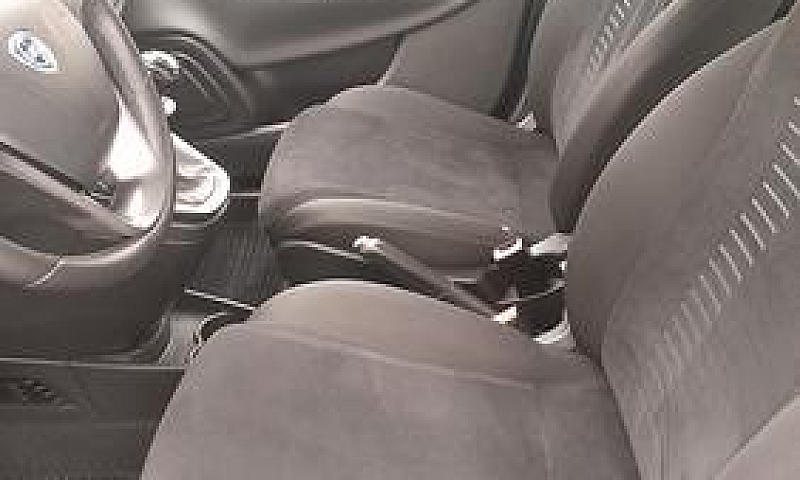 Lancia Ypsilon 1.2 6...