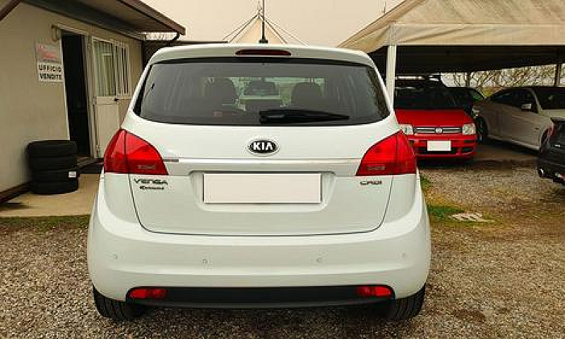Kia Venga 1.4 Crdi 9...