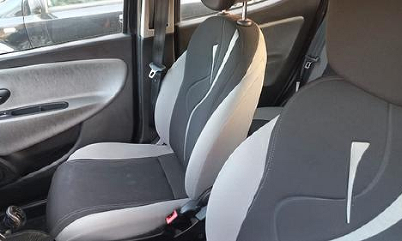 Lancia Ypsilon 1.2 6...