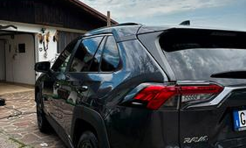 Toyota Rav4...